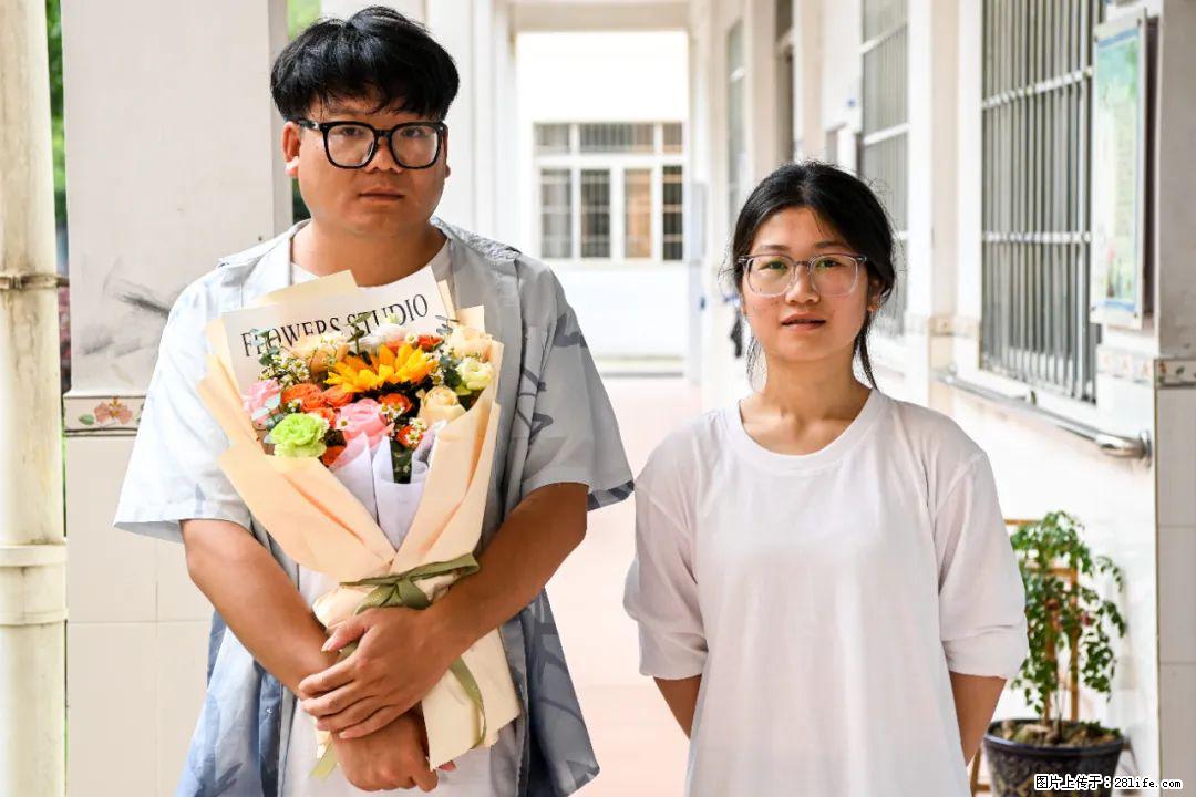 全网追的“扁担女孩”,找了一份暑假工,时薪12元 - 哈密生活资讯 - 哈密28生活网 hami.28life.com